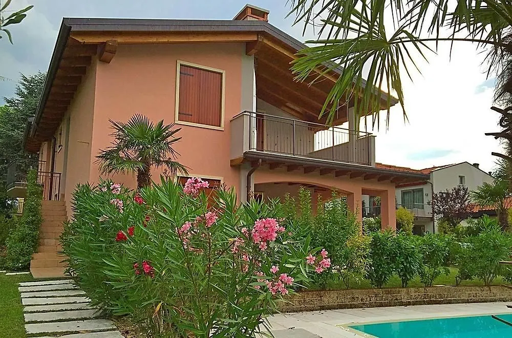Apartment Villa Aurora Sirmione Italy