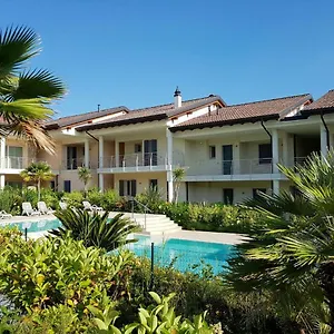 Apartment Luxury Beauty Gardens, Sirmione